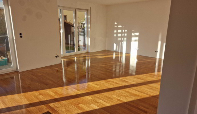 Leistungen: Parkettreparatur nach Wasserschaden, nachher